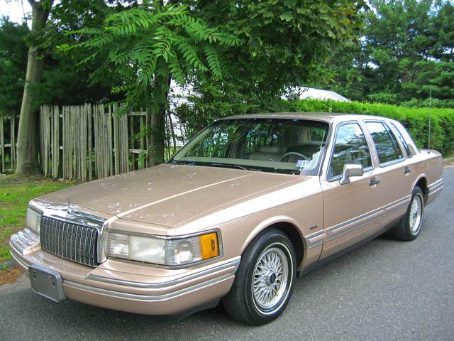 1993 Lincoln Town Car DOWN 4.9 WAC