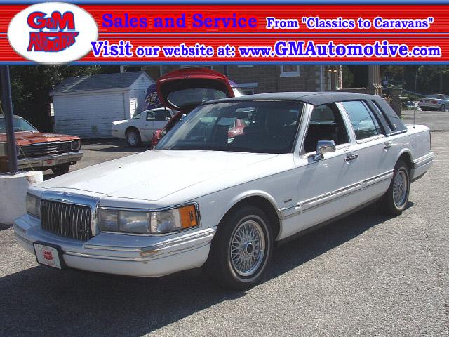 1993 Lincoln Town Car DOWN 4.9 WAC