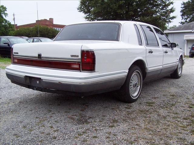 1993 Lincoln Town Car DOWN 4.9 WAC