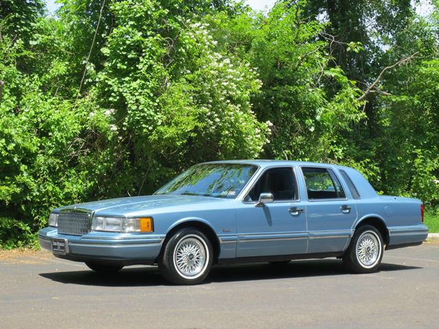 1993 Lincoln Town Car DOWN 4.9 WAC