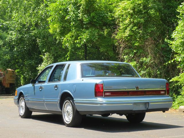 1993 Lincoln Town Car DOWN 4.9 WAC