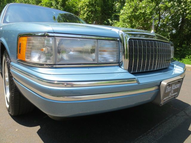 1993 Lincoln Town Car DOWN 4.9 WAC