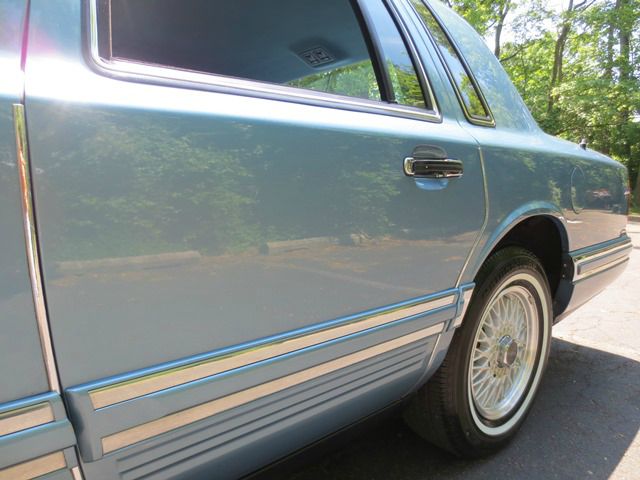 1993 Lincoln Town Car DOWN 4.9 WAC