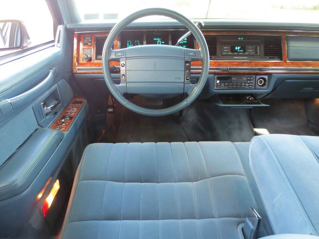 1993 Lincoln Town Car DOWN 4.9 WAC