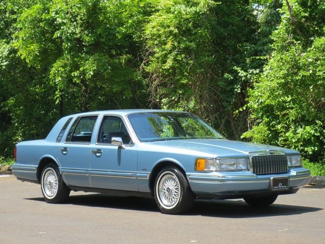 1993 Lincoln Town Car DOWN 4.9 WAC