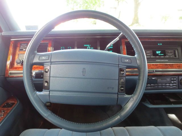 1993 Lincoln Town Car DOWN 4.9 WAC