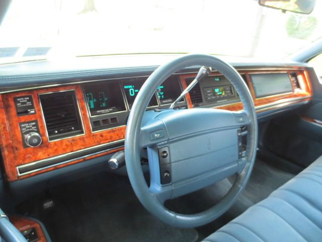 1993 Lincoln Town Car DOWN 4.9 WAC