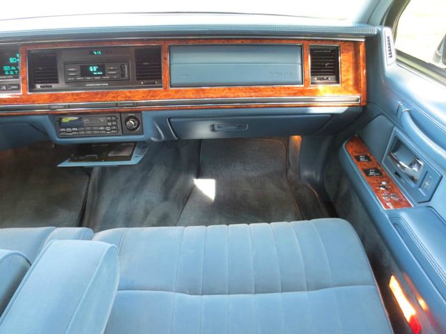 1993 Lincoln Town Car DOWN 4.9 WAC