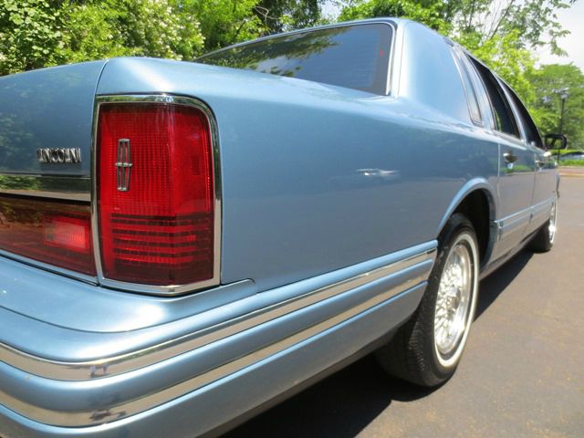 1993 Lincoln Town Car DOWN 4.9 WAC