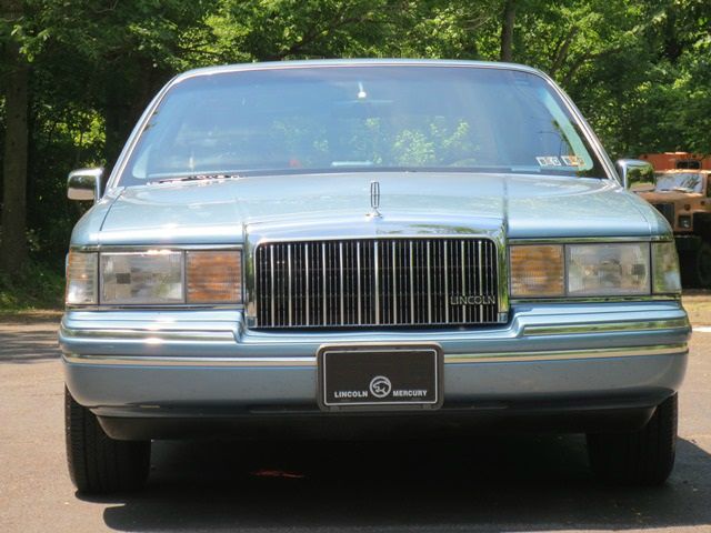 1993 Lincoln Town Car DOWN 4.9 WAC