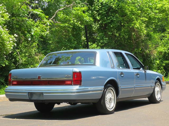 1993 Lincoln Town Car DOWN 4.9 WAC