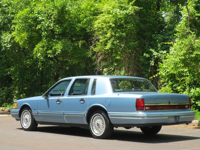 1993 Lincoln Town Car DOWN 4.9 WAC