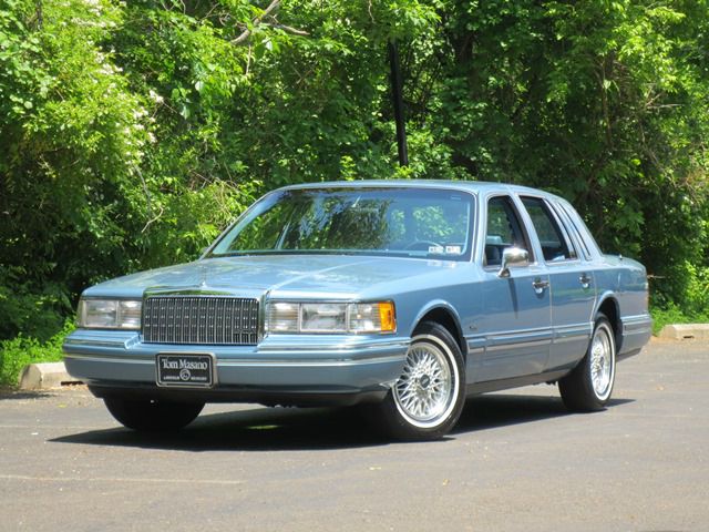 1993 Lincoln Town Car DOWN 4.9 WAC