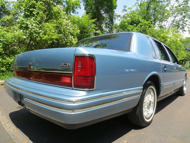 1993 Lincoln Town Car DOWN 4.9 WAC