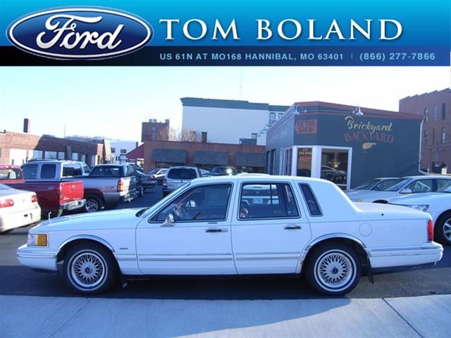 1993 Lincoln Town Car DOWN 4.9 WAC