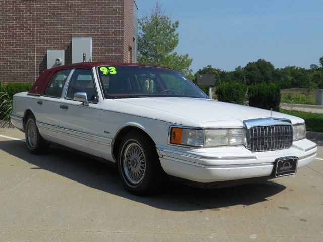 1993 Lincoln Town Car DOWN 4.9 WAC