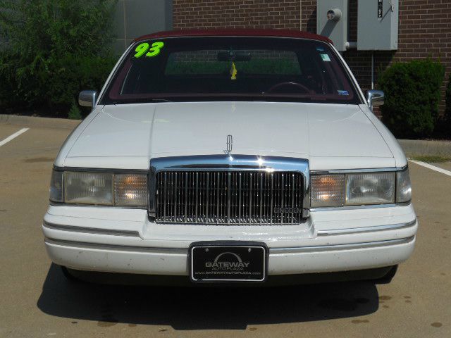 1993 Lincoln Town Car DOWN 4.9 WAC