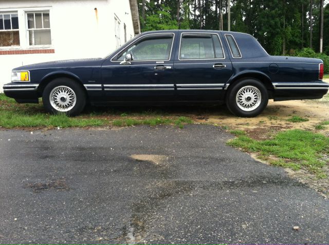 1993 Lincoln Town Car DOWN 4.9 WAC