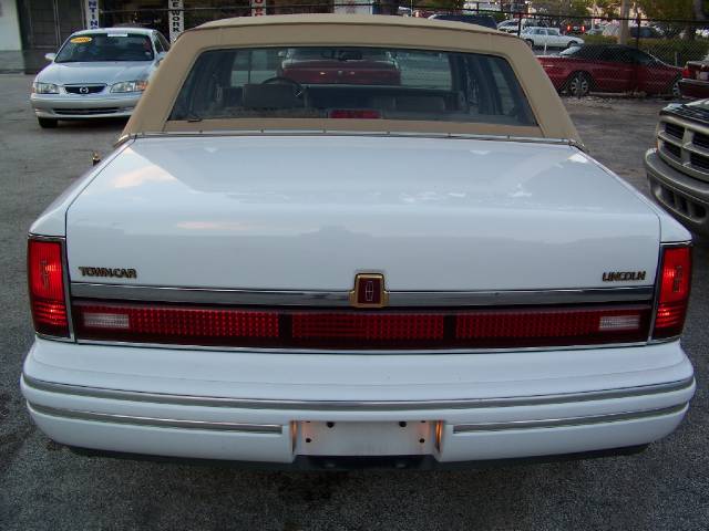 1993 Lincoln Town Car DOWN 4.9 WAC