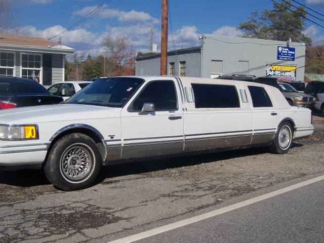 1993 Lincoln Town Car DOWN 4.9 WAC