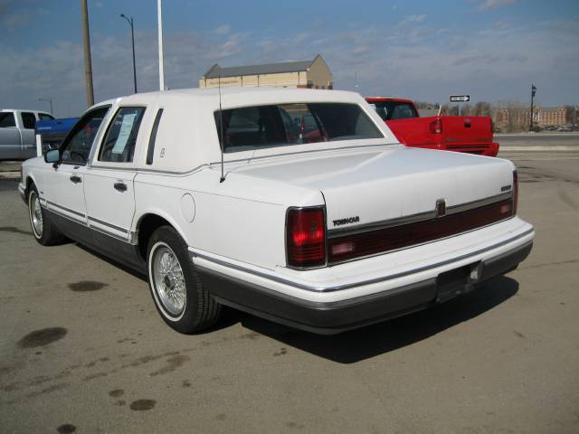 1993 Lincoln Town Car 5 Hatchback 4D