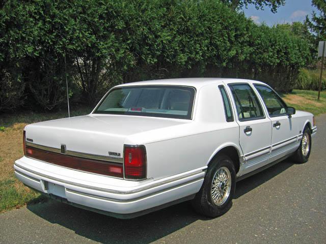 1993 Lincoln Town Car DOWN 4.9 WAC