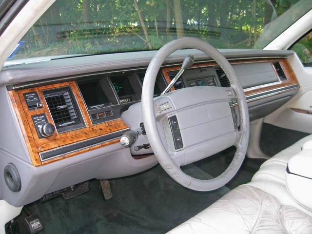 1993 Lincoln Town Car DOWN 4.9 WAC