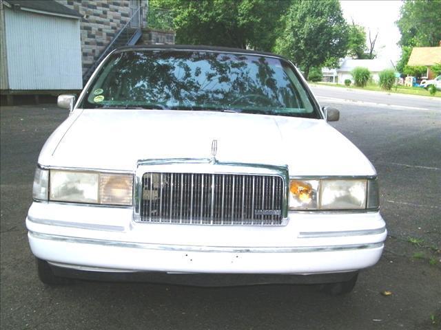 1993 Lincoln Town Car DOWN 4.9 WAC