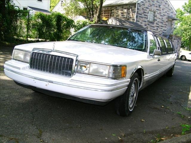 1993 Lincoln Town Car DOWN 4.9 WAC