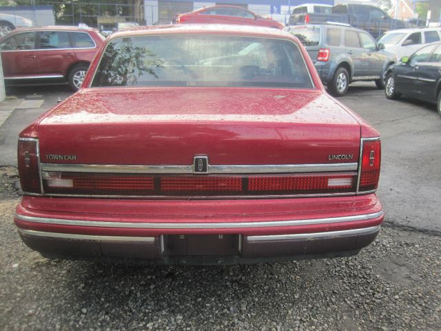 1994 Lincoln Town Car DOWN 4.9 WAC