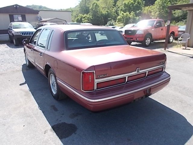 1995 Lincoln Town Car DOWN 4.9 WAC