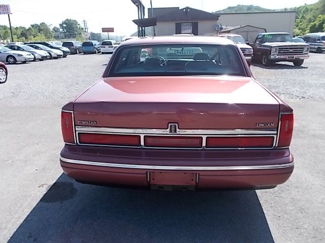 1995 Lincoln Town Car DOWN 4.9 WAC