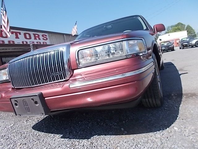 1995 Lincoln Town Car DOWN 4.9 WAC