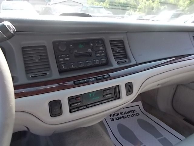 1995 Lincoln Town Car DOWN 4.9 WAC