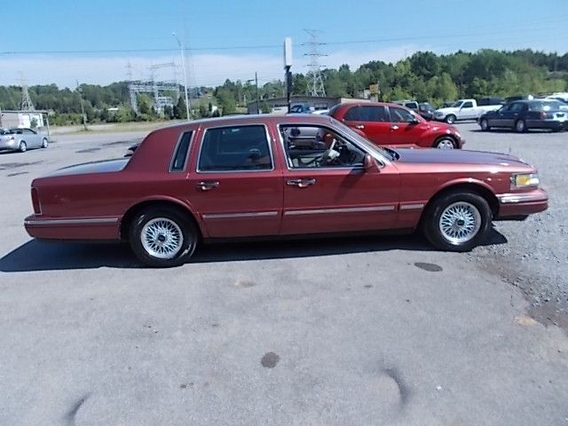 1995 Lincoln Town Car DOWN 4.9 WAC