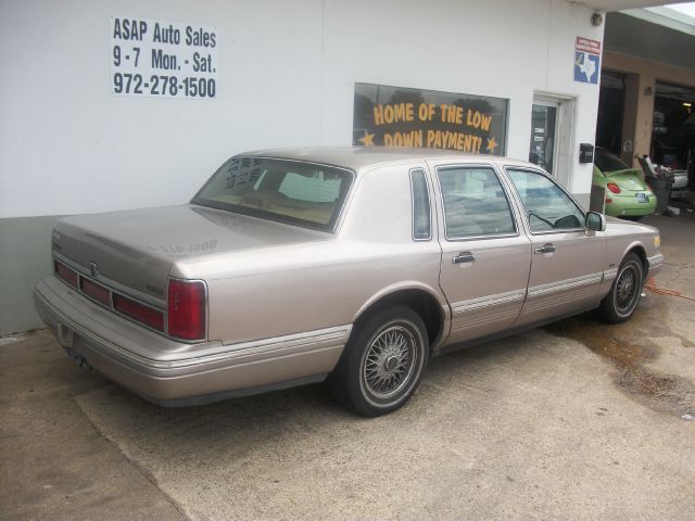 1995 Lincoln Town Car DOWN 4.9 WAC