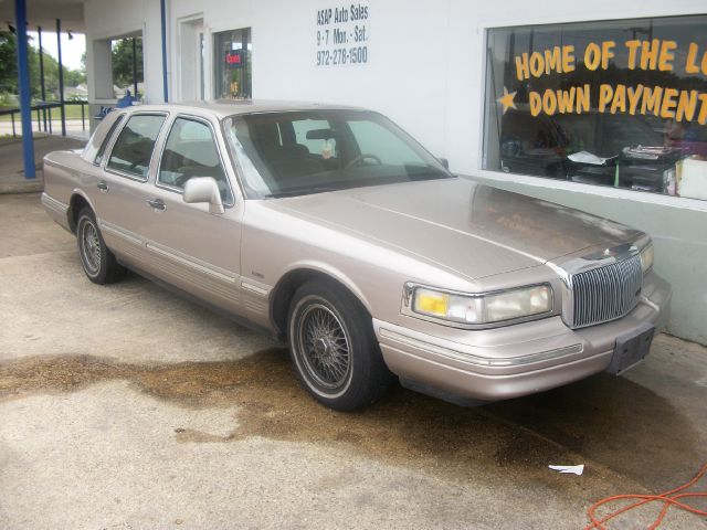 1995 Lincoln Town Car DOWN 4.9 WAC