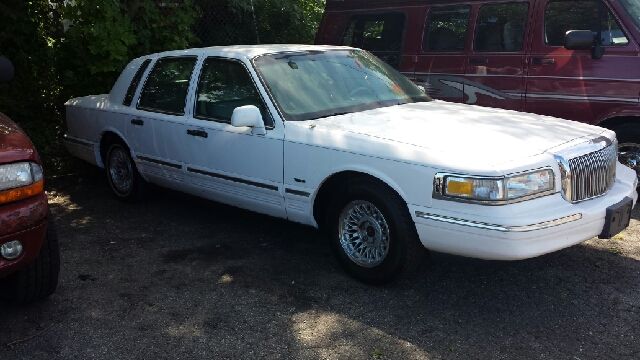 1995 Lincoln Town Car DOWN 4.9 WAC