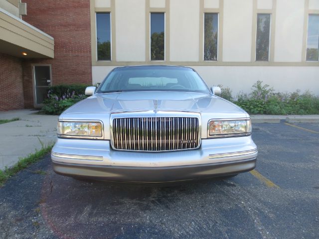 1996 Lincoln Town Car DOWN 4.9 WAC