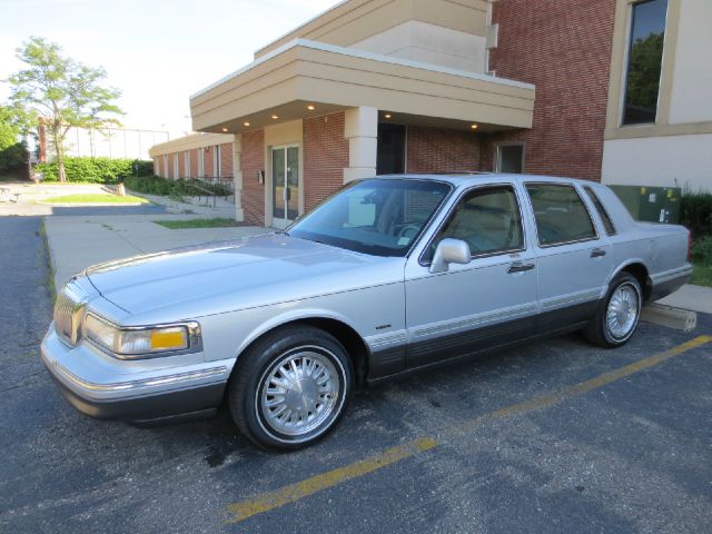 1996 Lincoln Town Car DOWN 4.9 WAC