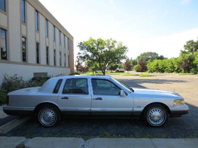 1996 Lincoln Town Car DOWN 4.9 WAC