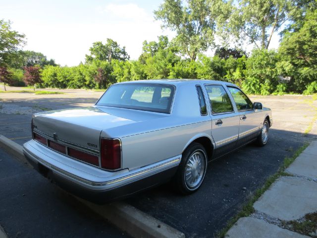 1996 Lincoln Town Car DOWN 4.9 WAC