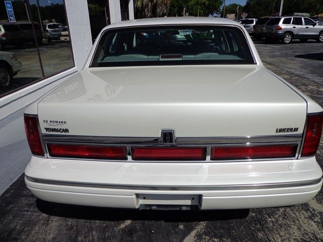 1996 Lincoln Town Car LT FWD 1SD