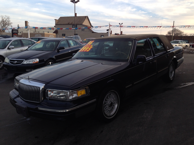 1996 Lincoln Town Car DOWN 4.9 WAC