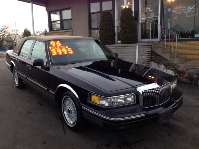 1996 Lincoln Town Car DOWN 4.9 WAC