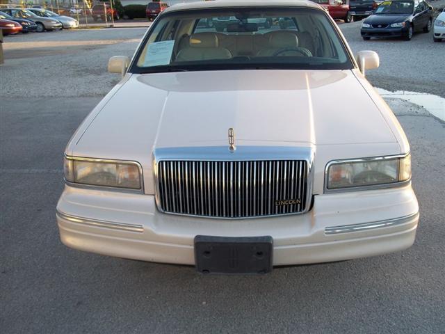 1996 Lincoln Town Car Unknown