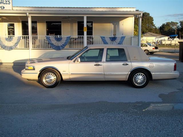 1996 Lincoln Town Car Unknown