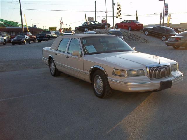 1996 Lincoln Town Car Unknown