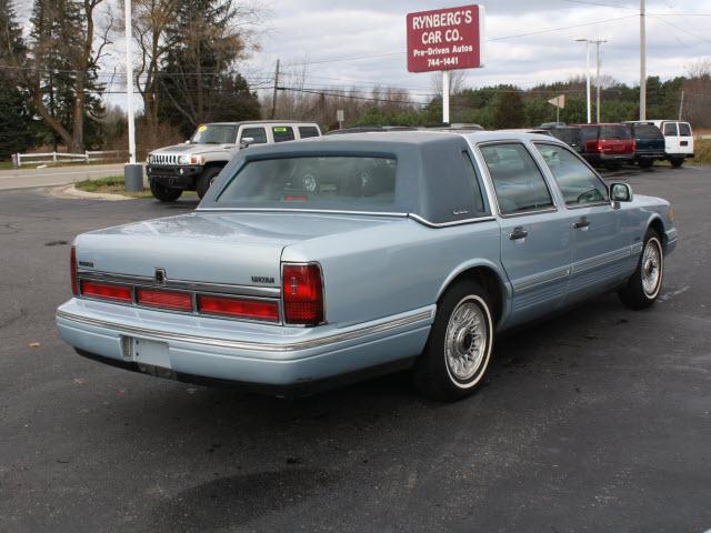 1997 Lincoln Town Car 4dr Sdn Auto Sh-awd Tech Sedan