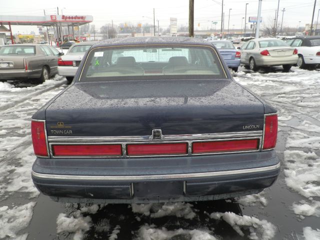 1997 Lincoln Town Car DOWN 4.9 WAC